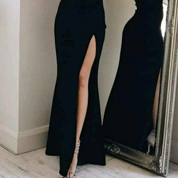 Formal Elegant Gown - Picture 5 of 8